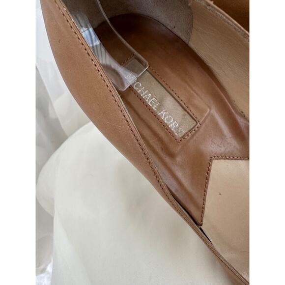 Michael Kors Neutral Nude Beige Leather Pointed toe Heels size 7 Made in Italy - Picture 7 of 11